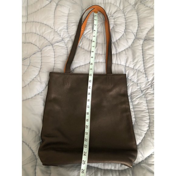 SmartPak Reversible Leather Tote Bag - Picture 2 of 7